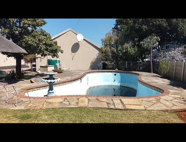 3 BEDROOM HOUSE FOR SALE IN GREENHILLS